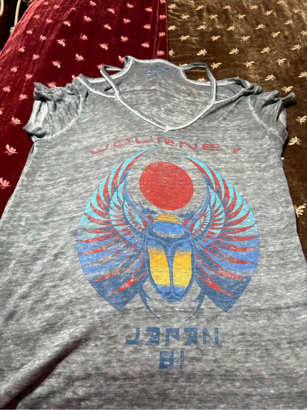 Lucky Brand Gray Graphic Cold-Shoulder Tee Journey